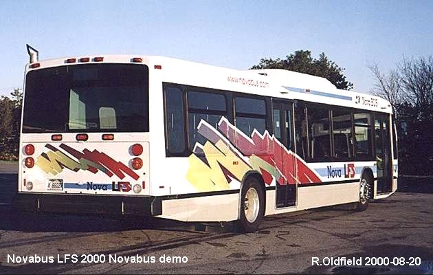 BUS/AUTOBUS: Novabus LFS 2000 Novabus