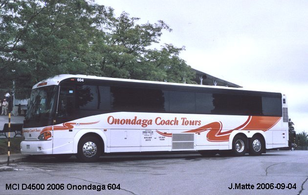 BUS/AUTOBUS: MCI D4500 2006 Onondaga coach