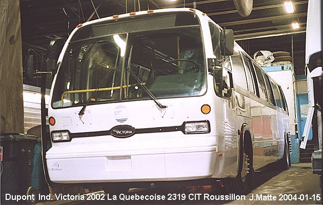 BUS/AUTOBUS: Dupont Industries Victoria 2002 Quebecoise