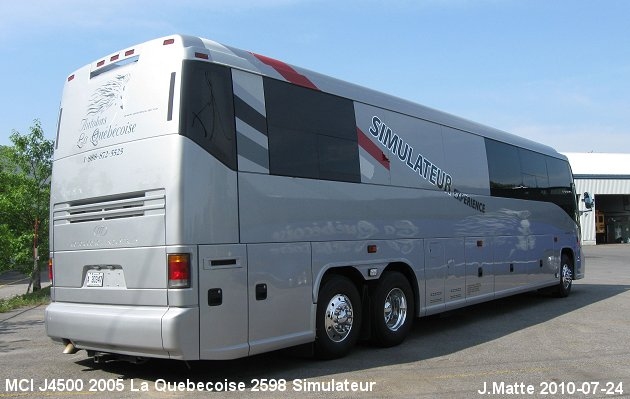 BUS/AUTOBUS: MCI J4500 2005 Quebecoise
