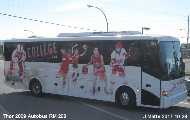 BUS/AUTOBUS: Thor Coach 32 2009 Autobus RM