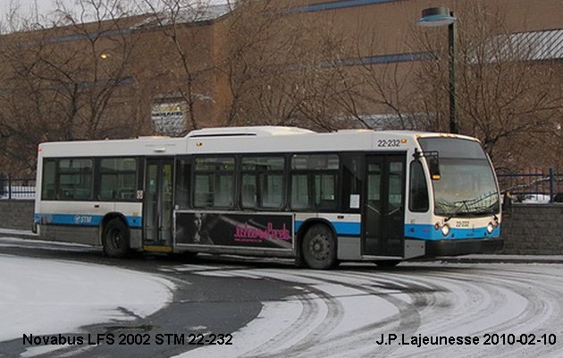 BUS/AUTOBUS: Novabus LFS 2002 STM