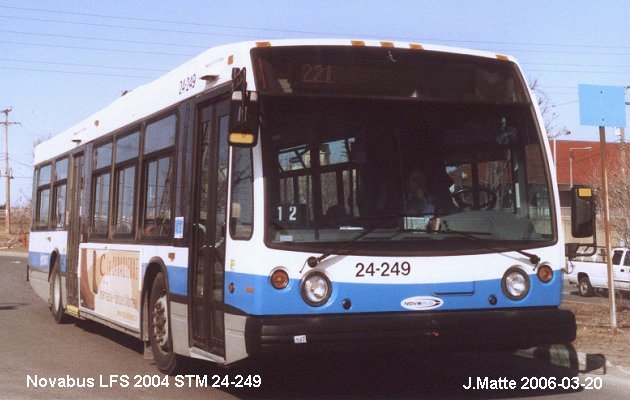 BUS/AUTOBUS: Novabus LFS 2004 STM