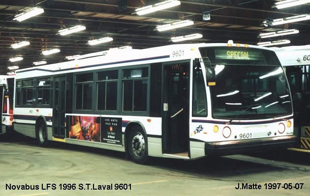 BUS/AUTOBUS: Novabus LFS 1996 STLaval