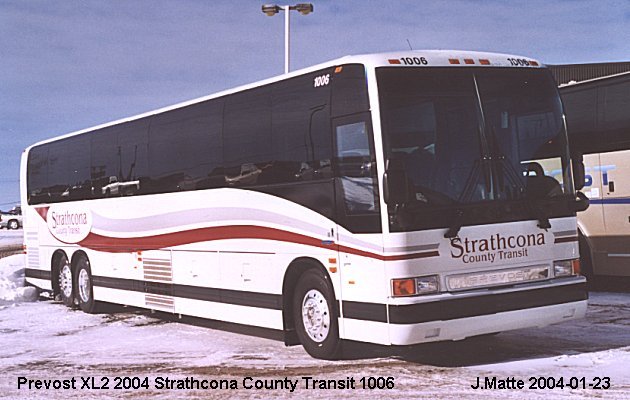 BUS/AUTOBUS: Prevost XL-2 2004 Strathcona