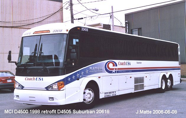 BUS/AUTOBUS: MCI D4500 2000 Suburban