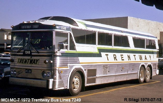 BUS/AUTOBUS: MCI MC 7 1972 Trentway Bus