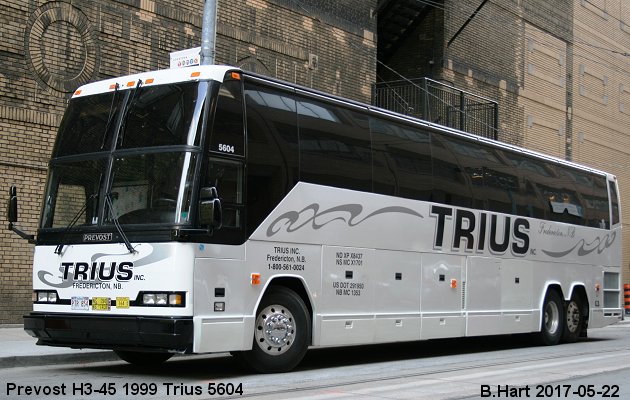 BUS/AUTOBUS: Prevost H3-45 1999 Trius