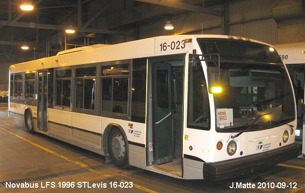 BUS/AUTOBUS: Novabus LFS 1996 STLevis