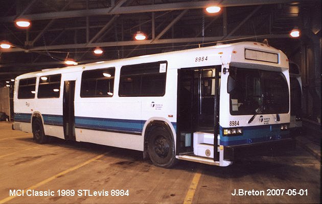 BUS/AUTOBUS: MCI Classic 1989 S.T. Levis