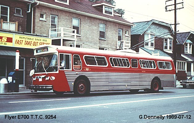 BUS/AUTOBUS: Flyer E 700 1972 T.T.C. (Toronto Transit Com.)