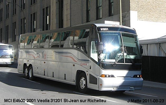 BUS/AUTOBUS: MCI E4500 2001 Veolia
