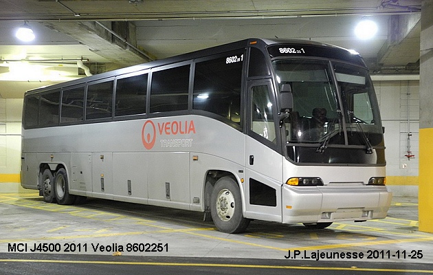 BUS/AUTOBUS: MCI J4500 2011 Veolia