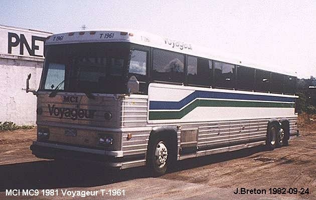 BUS/AUTOBUS: MCI MC 9 1981 Voyageur
